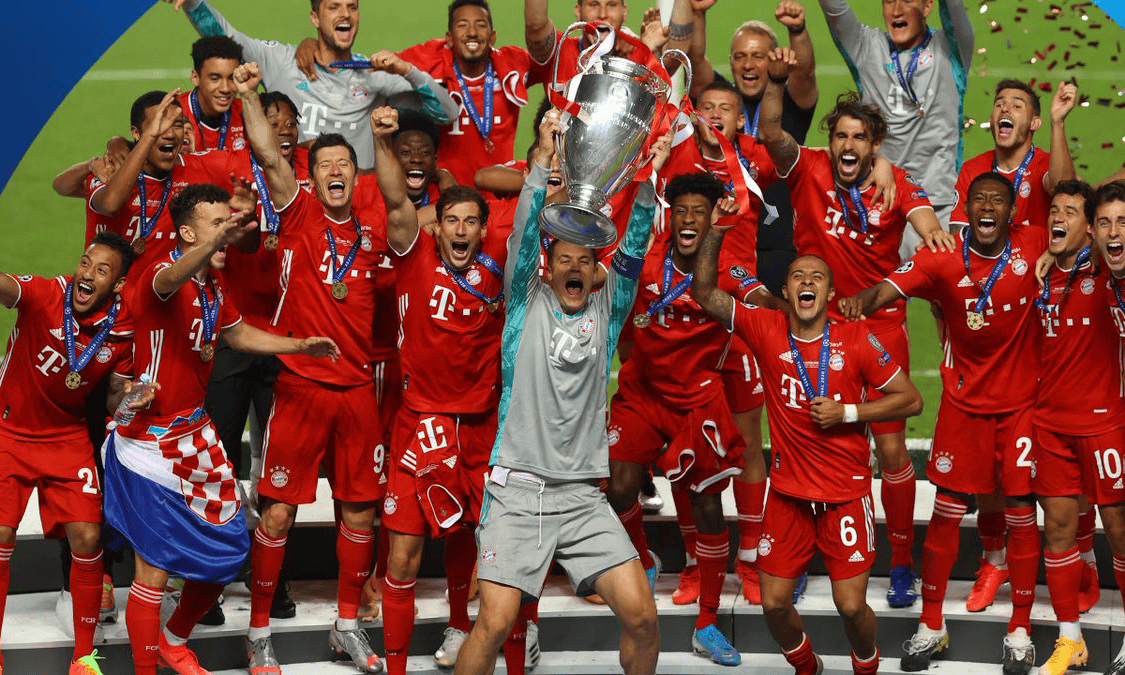 包含穆勒梅开二度，拜仁击败曼联晋级半决赛的词条