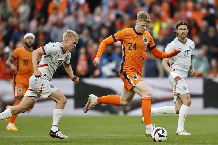 欧国联决赛揭幕，荷兰队奋力冲刺的简单介绍
