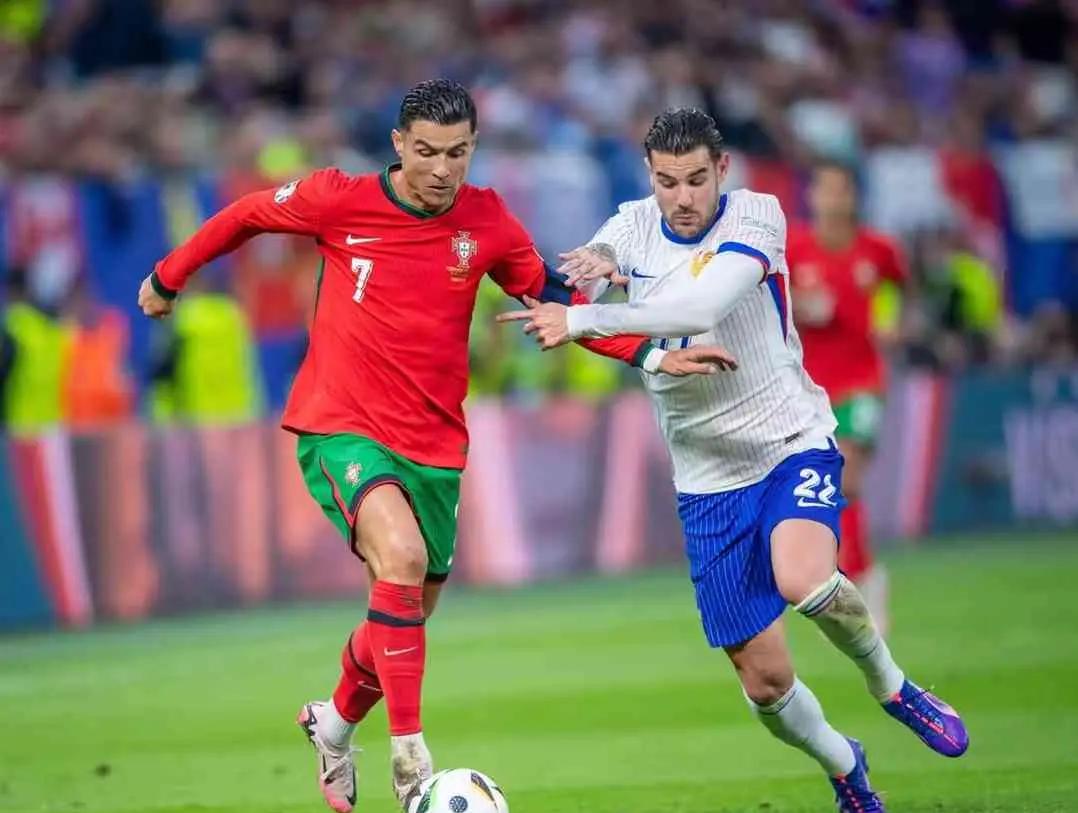 包含法国队求胜欲燃！全力突围，稳固晋级领先地位的词条