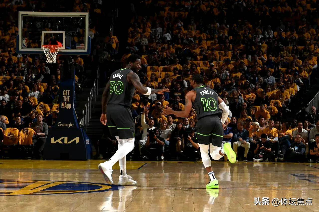 世俱杯决赛-勇士客场力克森林狼，继续保持不败