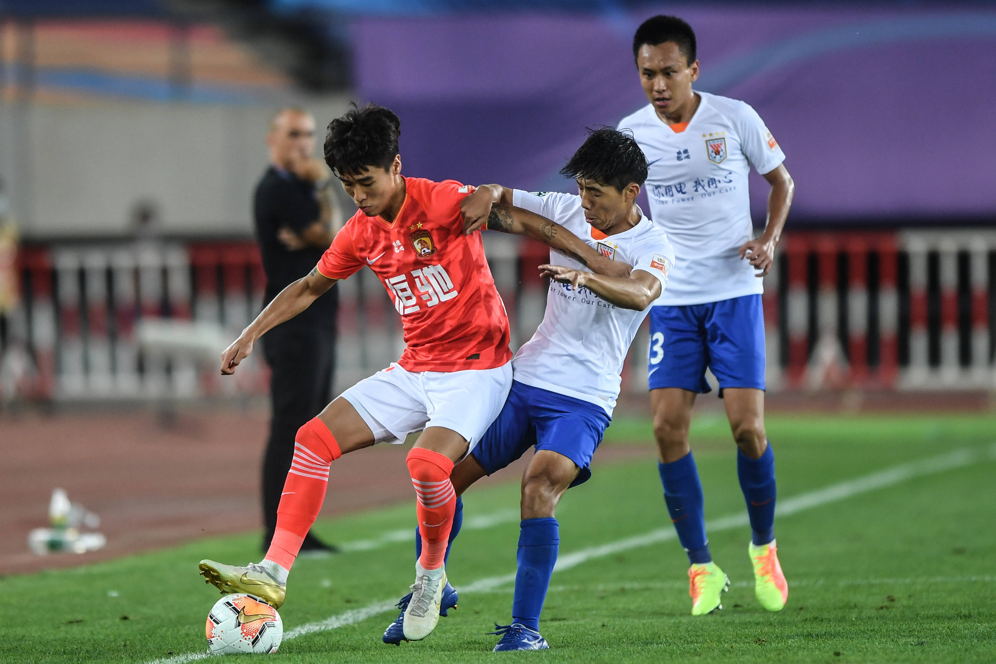 世俱杯2025-传奇悲歌：辉煌不再，中超球队奋起一搏的简单介绍