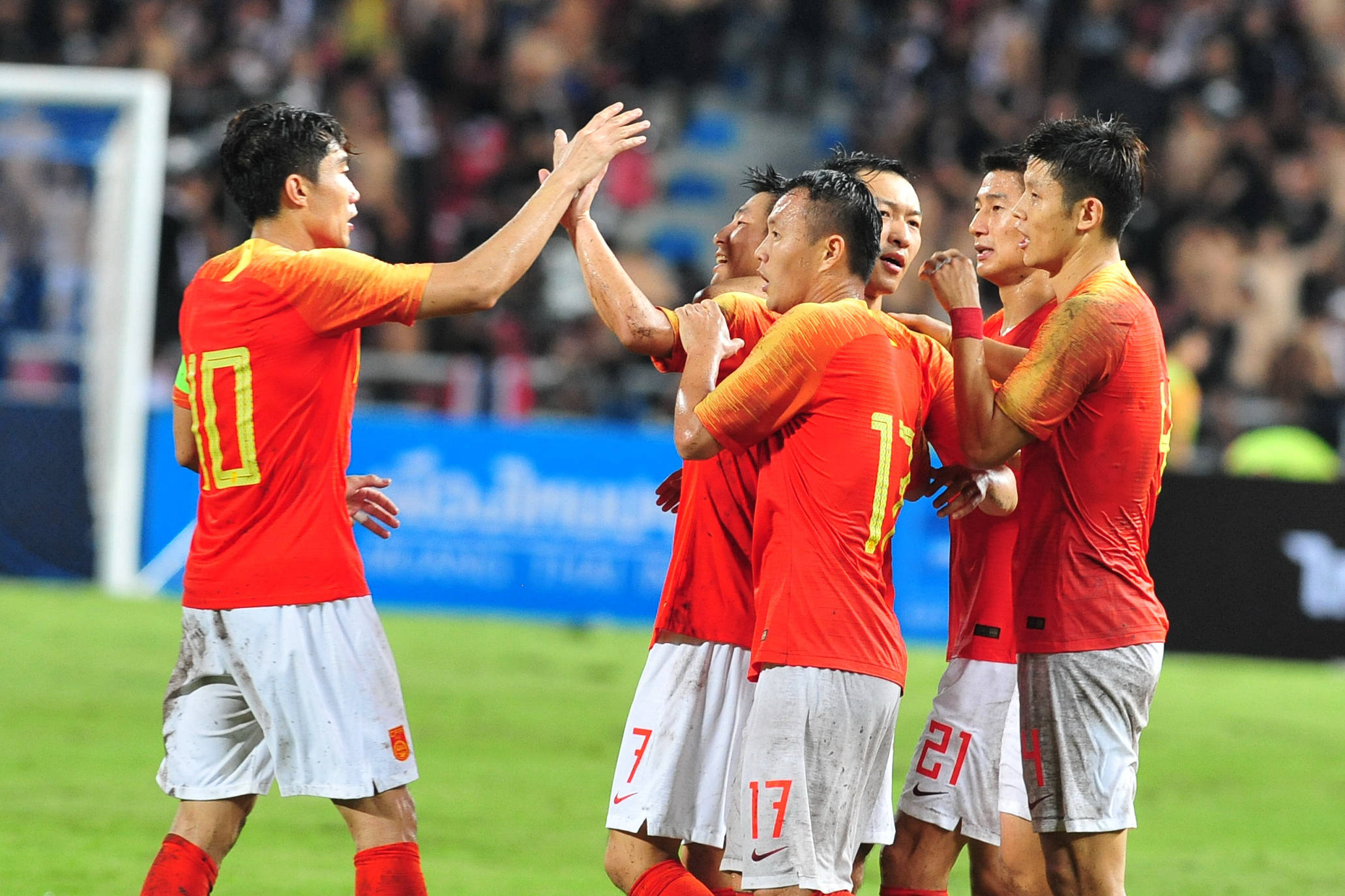 世界杯预选赛中，中国代表队表现强劲