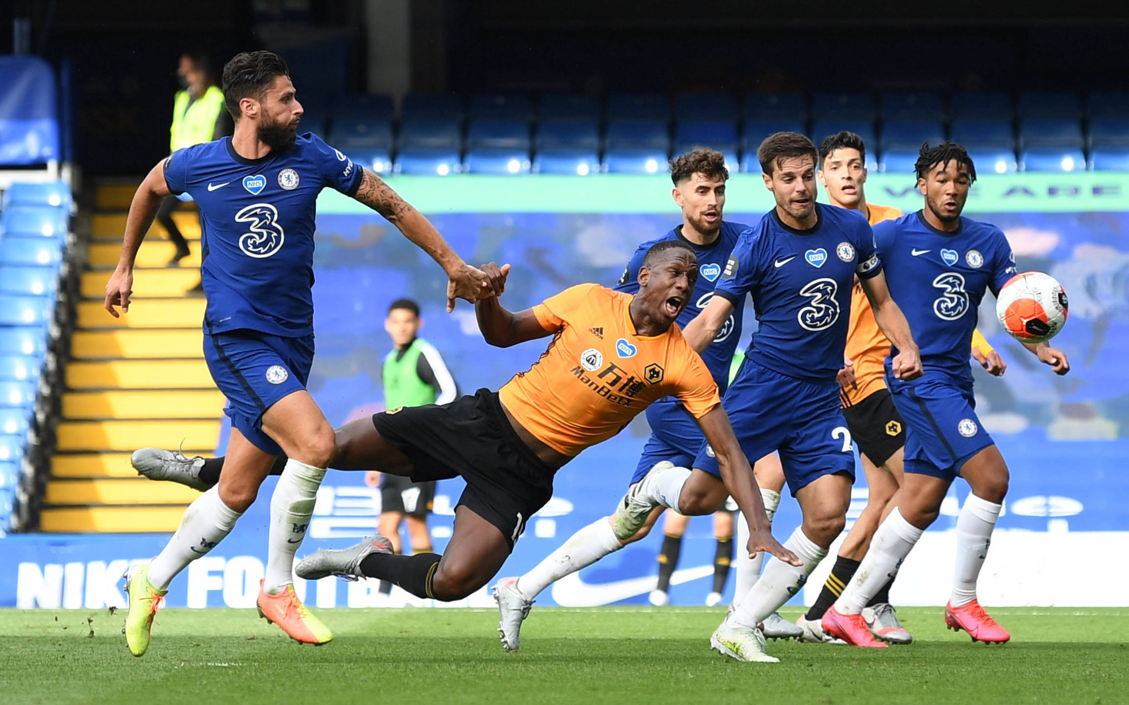 关于莫斯科狼队力克对手，前途一片光明的信息