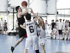 竞技场上波澜起伏，胜负甚难预料