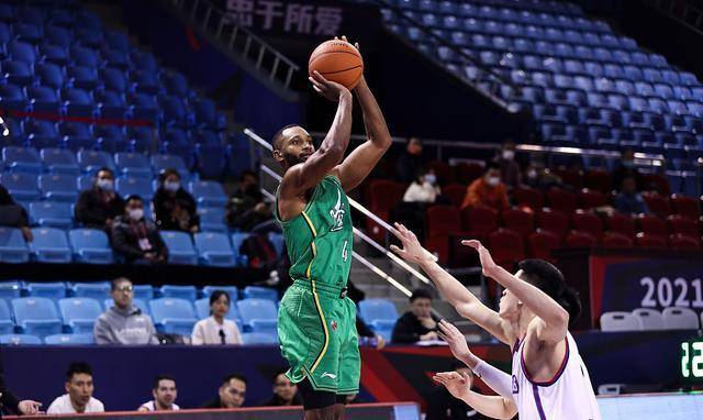 兹沃勒取得主场胜利，终结连败纪录的简单介绍