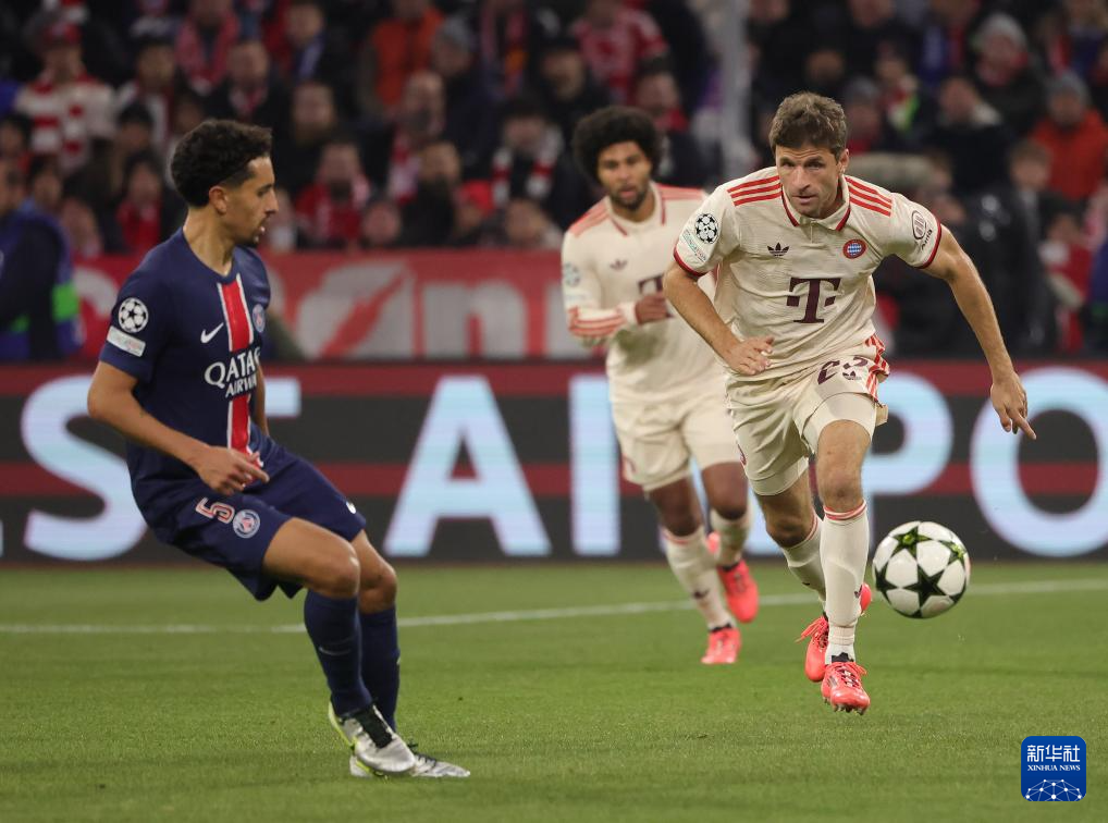 世俱杯参赛资格-拜仁慕尼黑击败曼联，晋级欧冠半决赛！