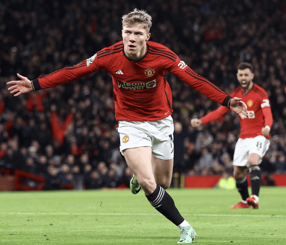 曼联客场逆转莱切斯特取得胜利