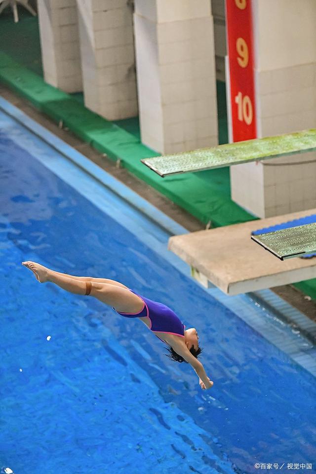 韩国运动员在跳水比赛中表现抢眼