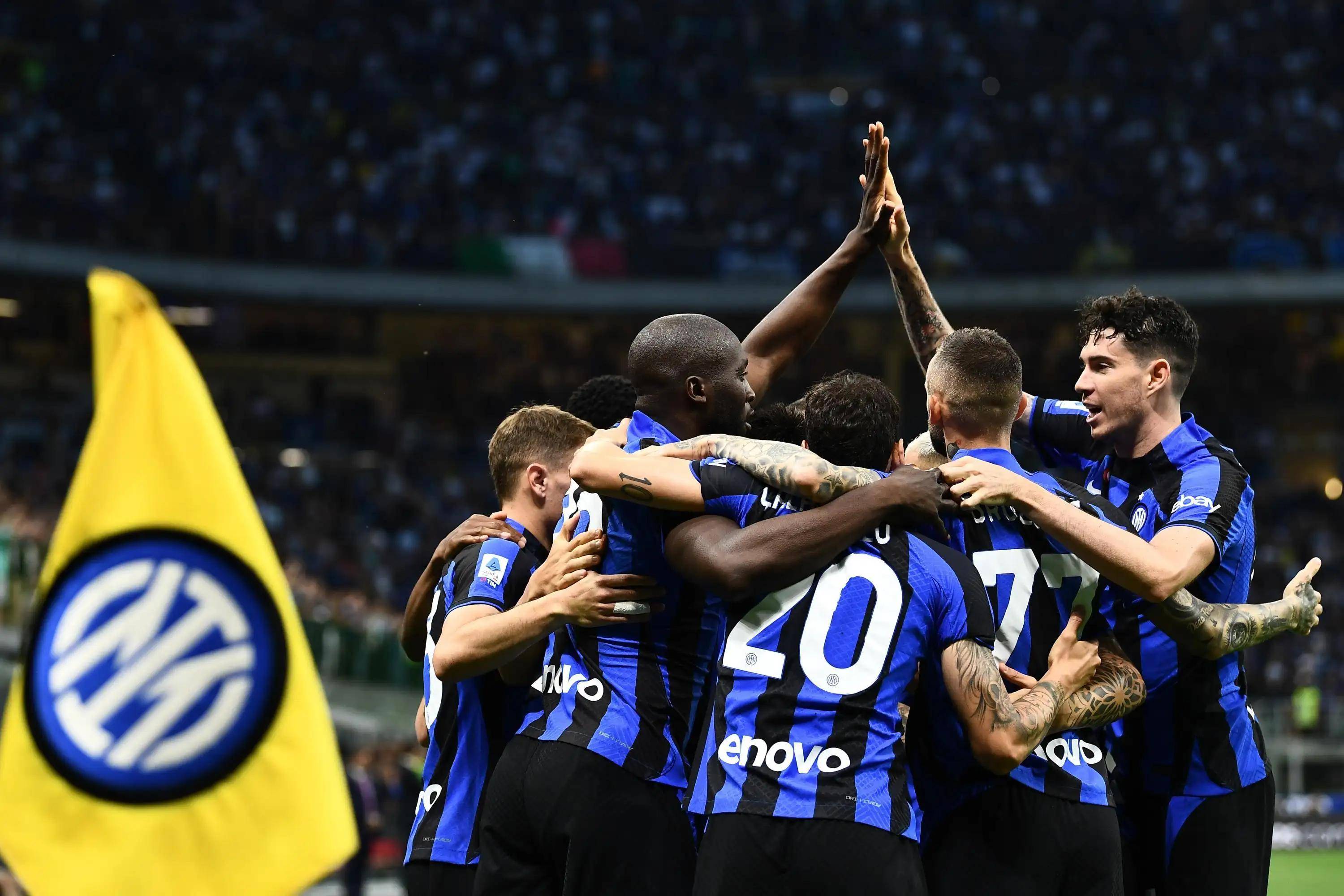 关于汉诺威96球员集体续约，展现球队凝聚力的信息