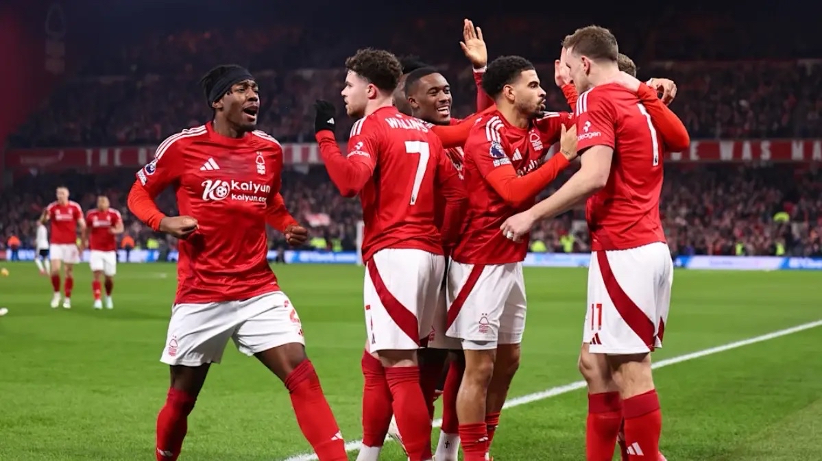 关于水晶宫轻松击败对手，稳定向前迈进的信息