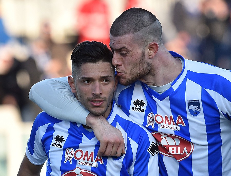 世俱杯-包含克罗托内主场告捷，保级希望再度燃起的词条