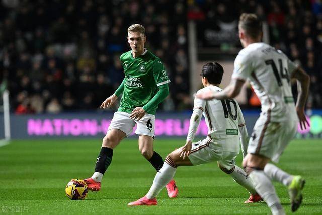 斯旺西主场战平对手，保级形势尚未明朗