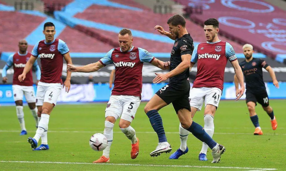 世俱杯直播-深夜大战最后定局，球队势不可挡力压对手取胜