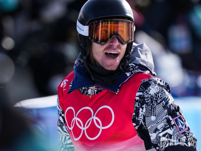 包含俄罗斯名将夺冠赢得掌声，庆祝胜利瞬间的词条