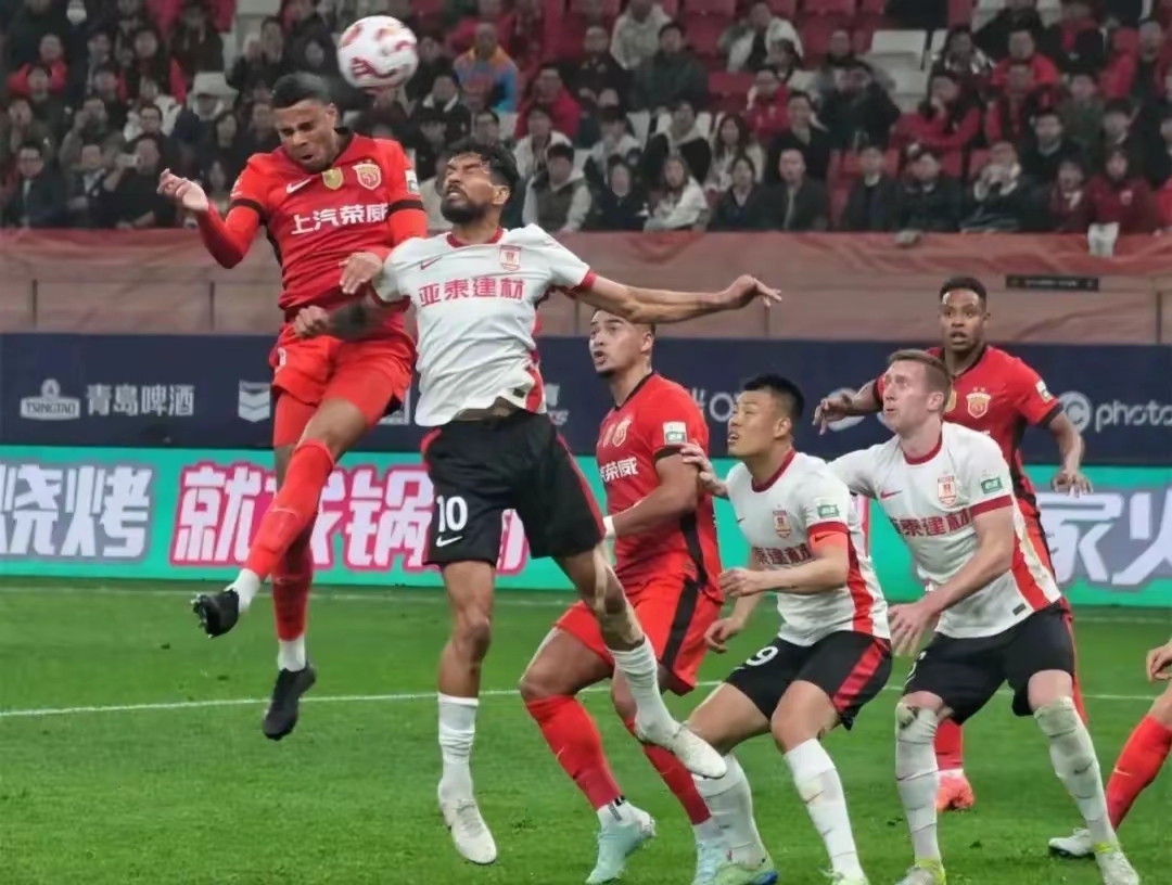 上海海港客场连胜，持续稳定的表现收获赞誉的简单介绍