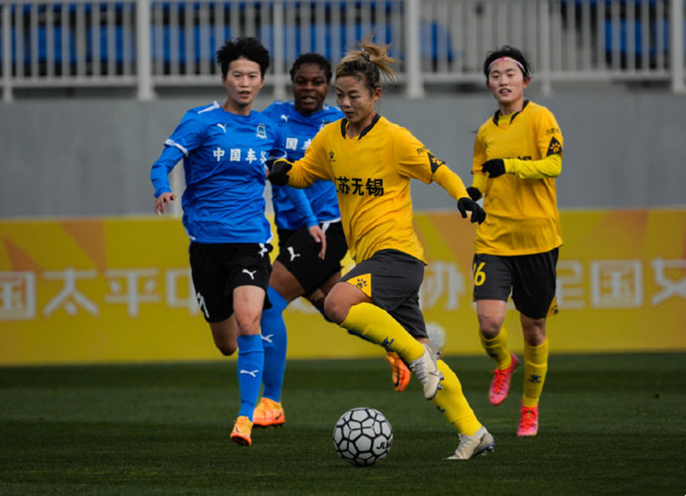 高水平足球赛事接连上演，中国女足压轴登场的简单介绍
