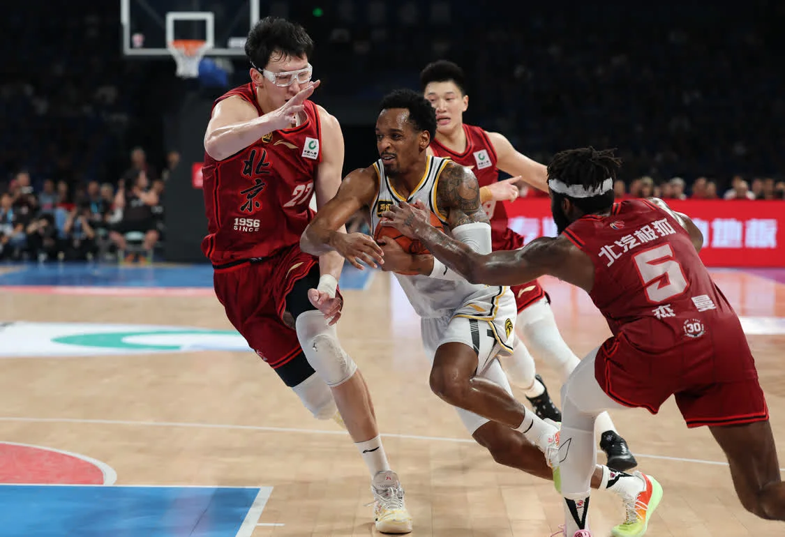 世俱杯2025-浙江队客场险胜八一队，实力不俗