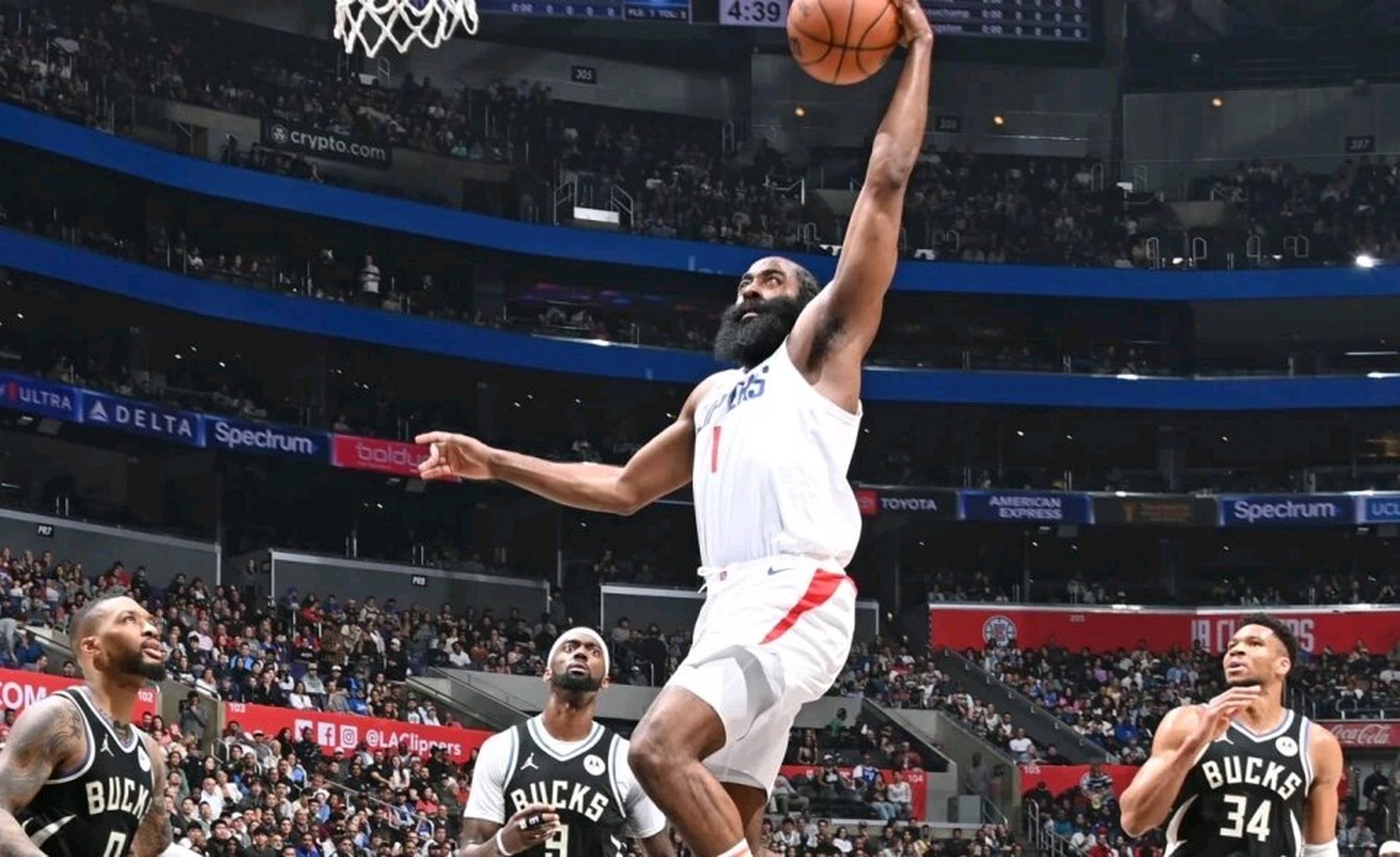 关于快船绝杀雄鹿，哈登惊艳四座的信息