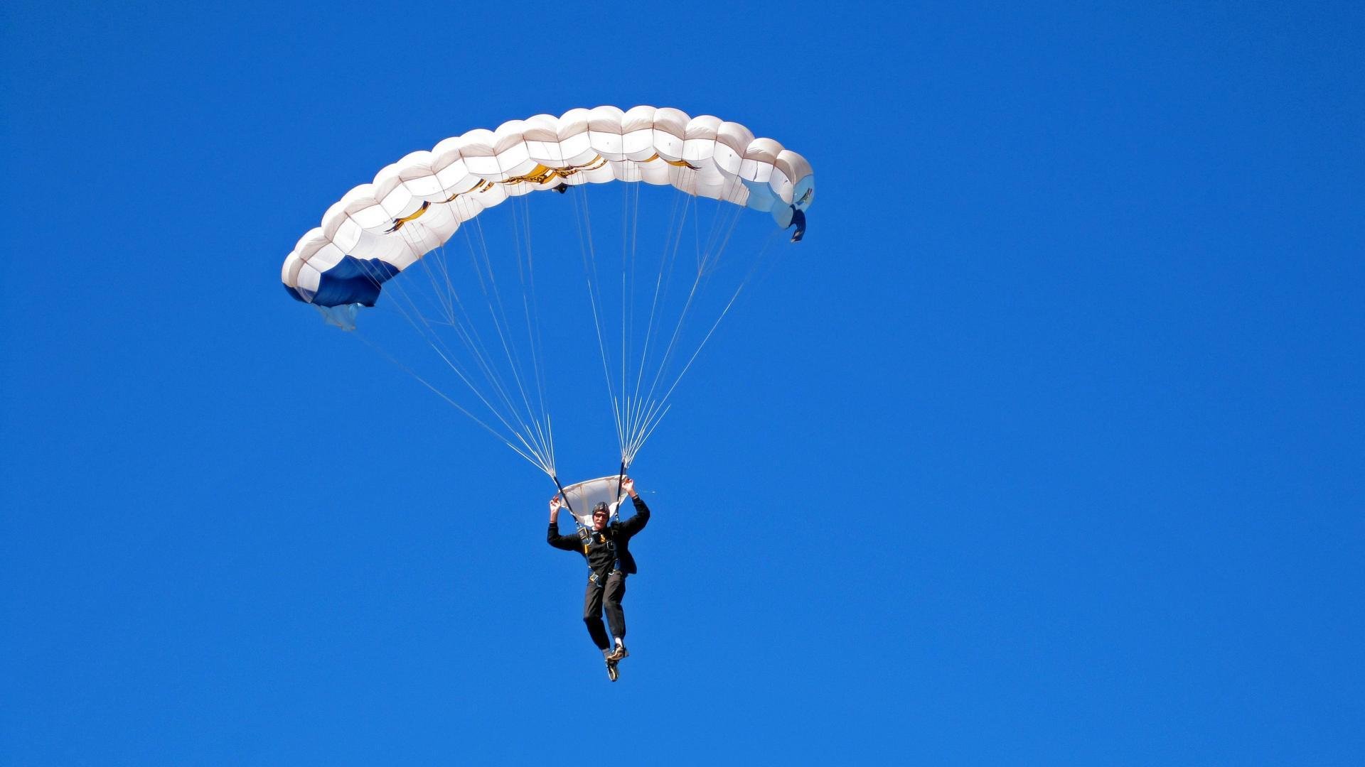 战术碾压！尤文铁蹄踏碎蓝军 奥亚尔萨瓦尔一战封神