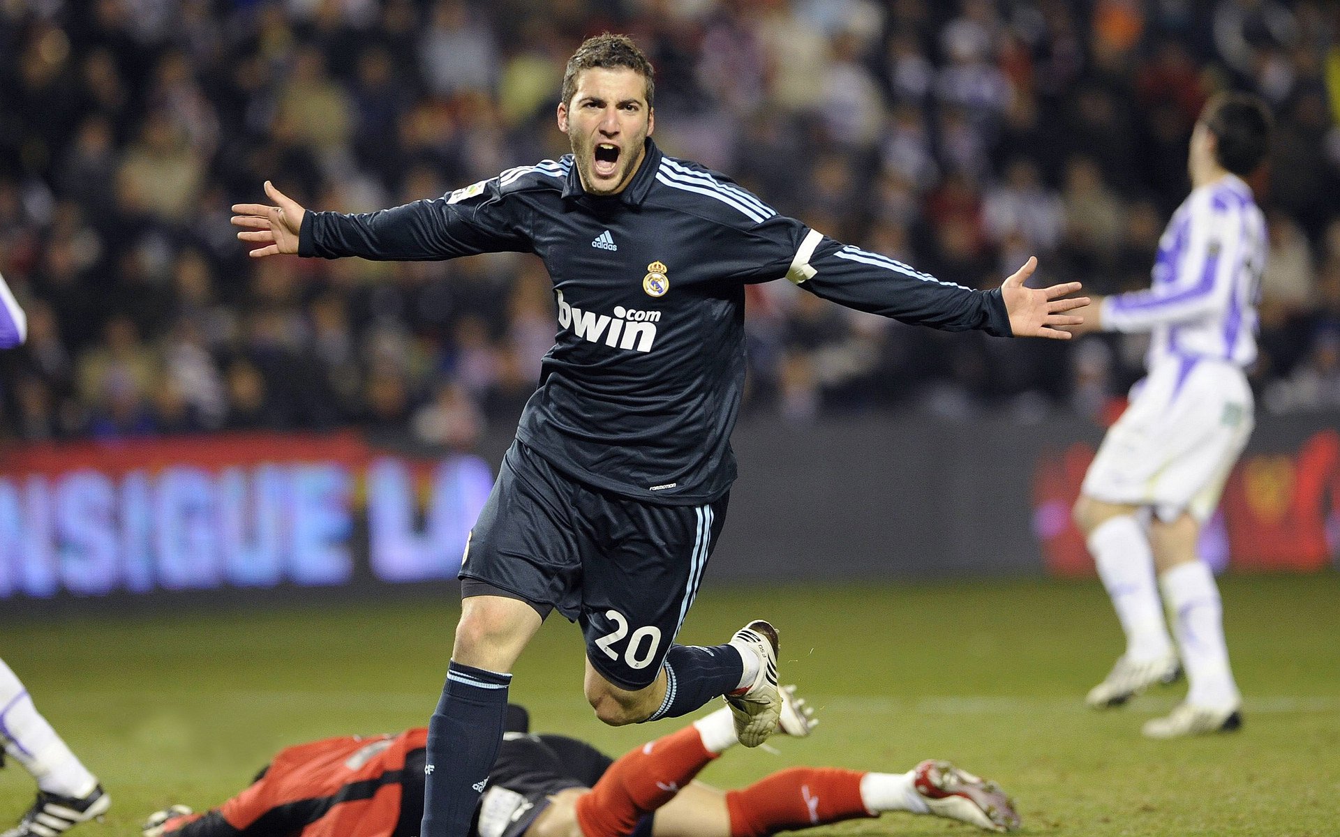 世俱杯参赛资格-神话陨落与新王加冕，韩国队险胜印尼队，安赛龙点燃赛场