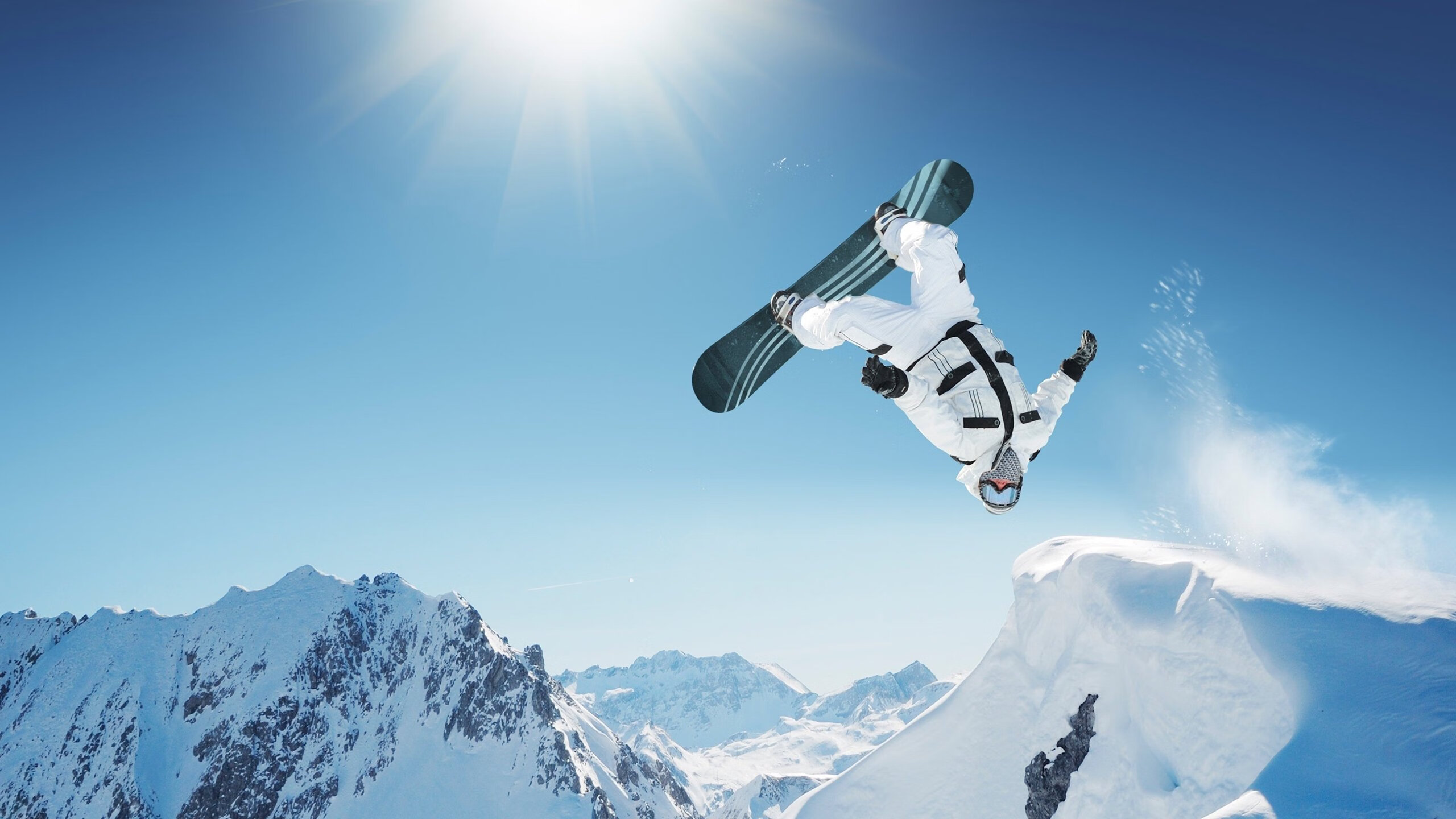 世俱杯分组-红马终局1.2秒，拉塞尔如何用不可能的超车撕碎马丁的领奖台梦？