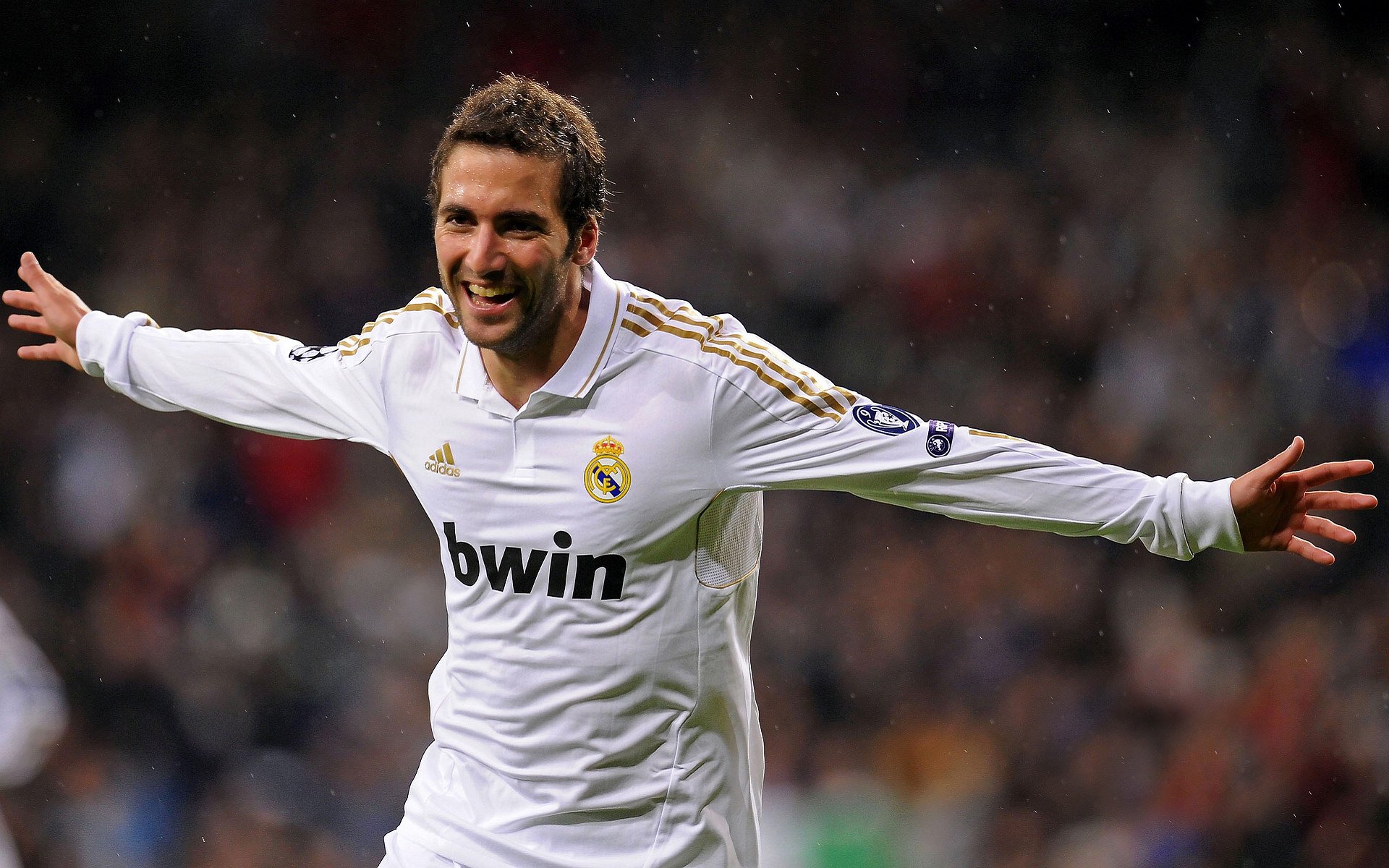 世俱杯冠军-南美风暴席卷亚洲！哥伦比亚狂胜中国，托尼刷新历史纪录之夜